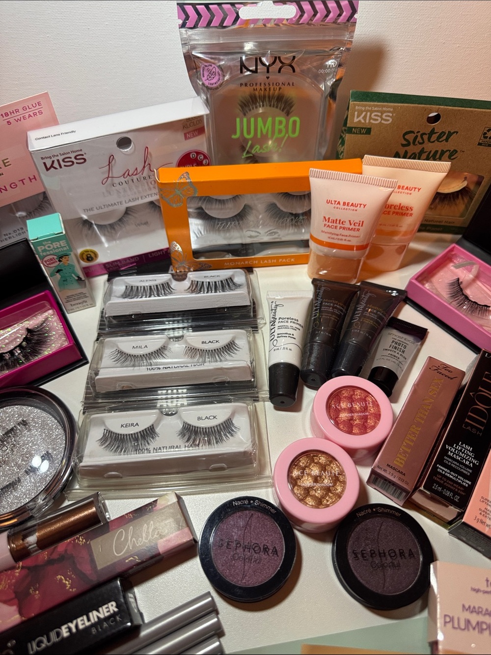 Bundle of Lashes & Makeup - Picture 3 of 5